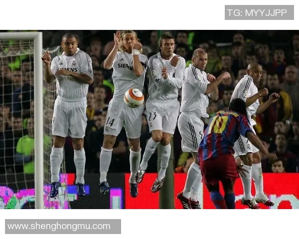 足球巨星经典瞬间与面孔交织展现独特变脸艺术之美